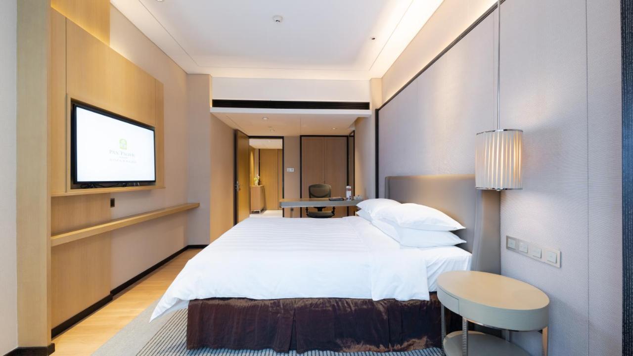 โรงแรม แพน แปซิฟิค 5*